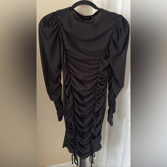 NWOT- Boohoo- Extreme Ruched Midi/Mini Dress - Picture 2 of 7